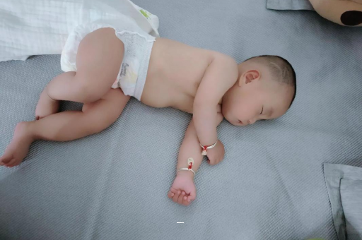 霍邱宝宝脚心出汗怎么回事